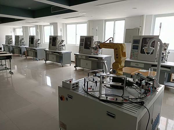 工业机器人实训室